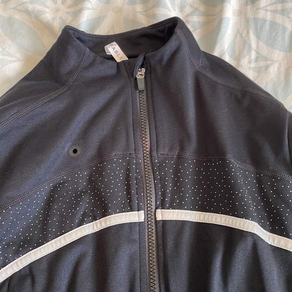 fabletics zip up sweater - Picture 2 of 3